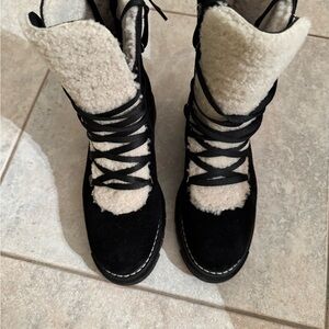 La CANADIENNE Black and Cream Winter Boots, fur lined, brand new